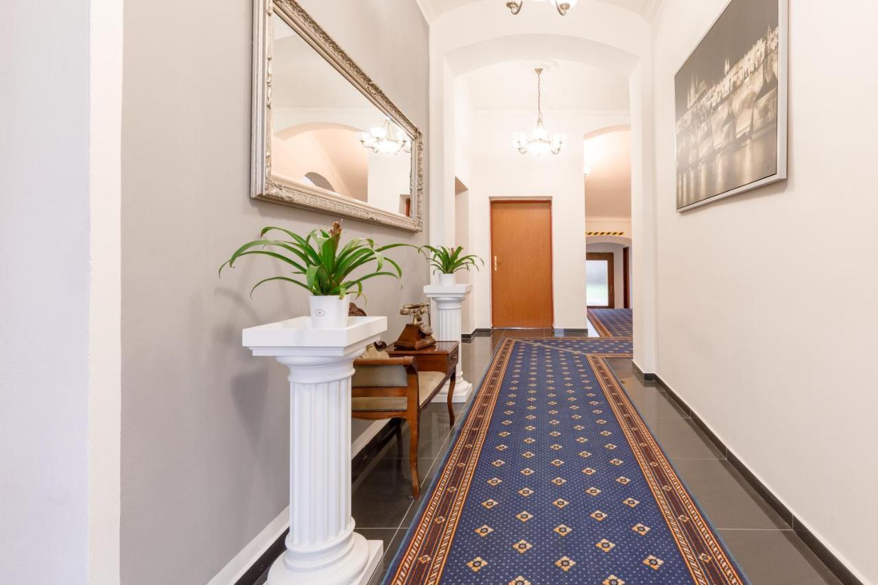 Sherwood Hotel Vojkovice Nad Ohri المظهر الخارجي الصورة