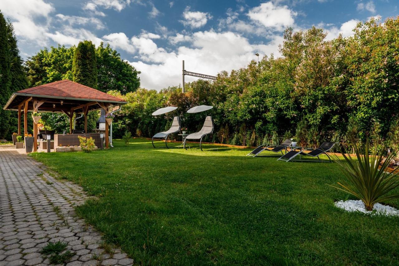 Sherwood Hotel Vojkovice Nad Ohri المظهر الخارجي الصورة